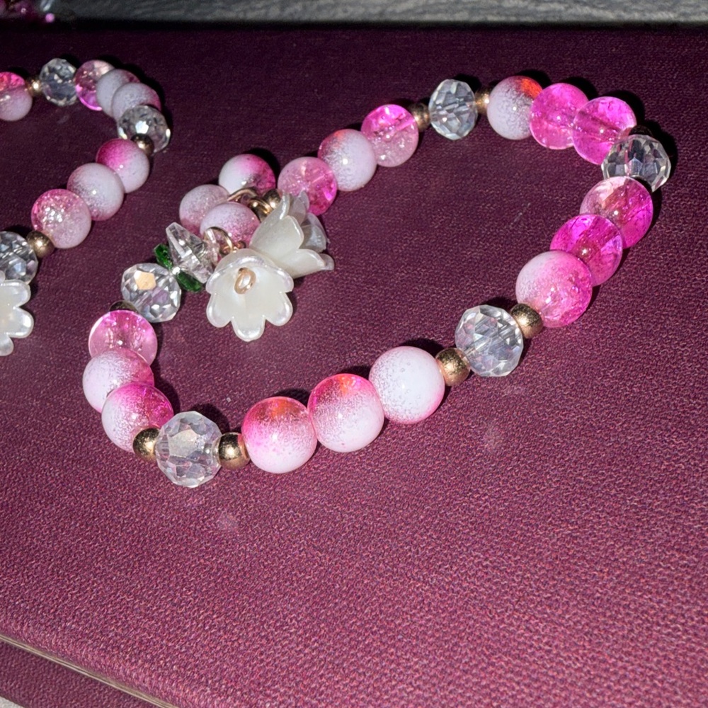 Rapunzels Lily Flower Pink Beaded Bracelet NEW - Picture 5 of 6